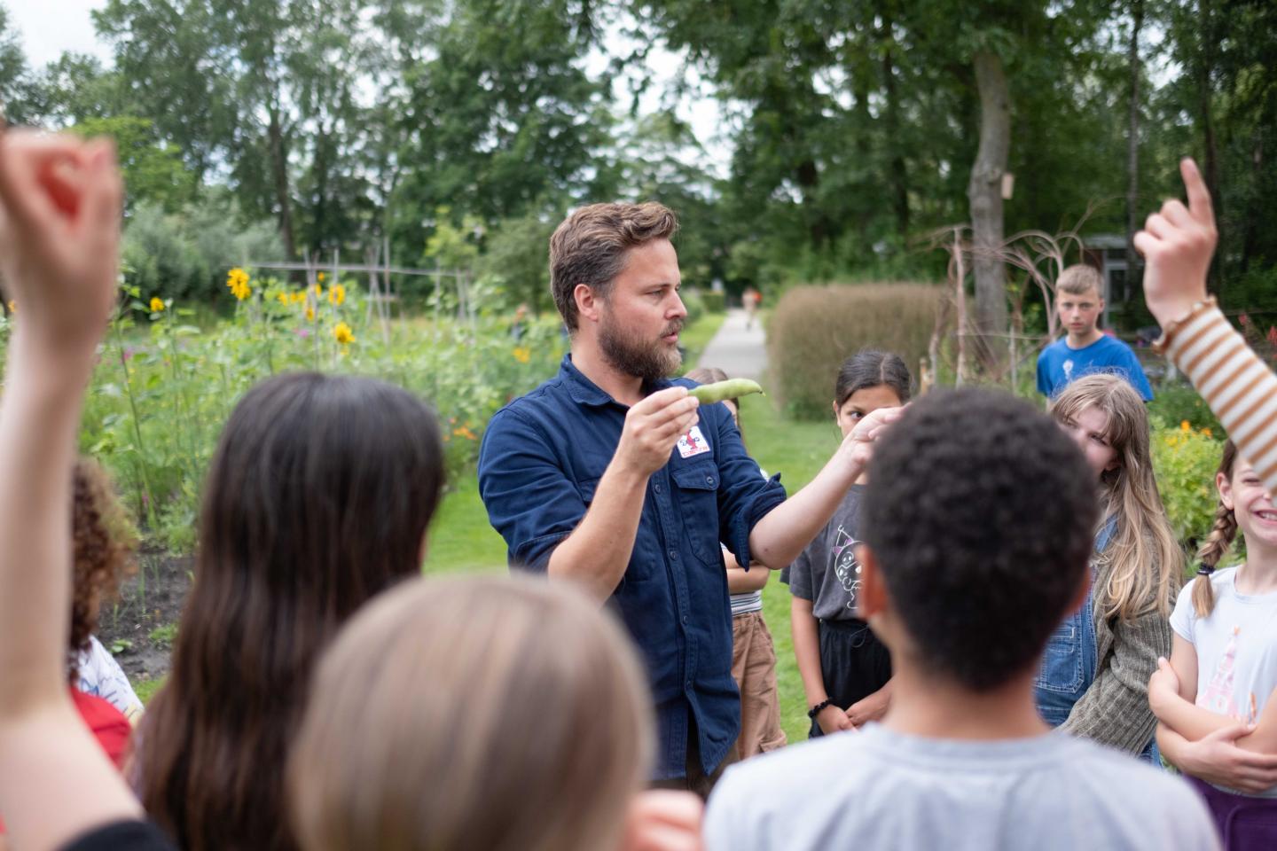 foto van een medewerker educatie