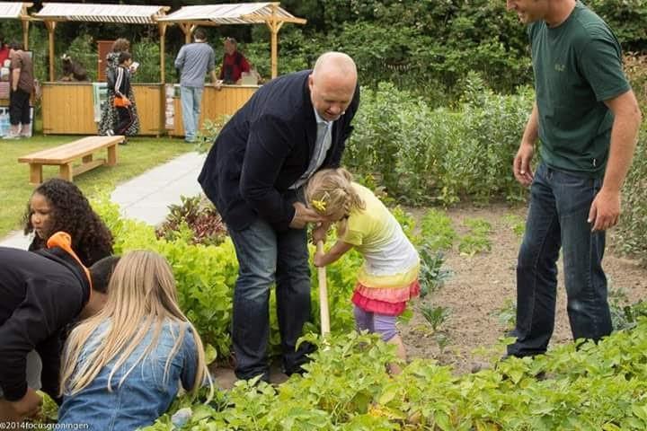 foto van opening schooltuin Westpark